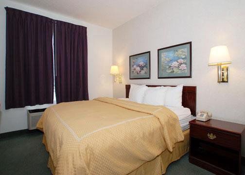 Comfort Suites Airport Columbus Phòng bức ảnh